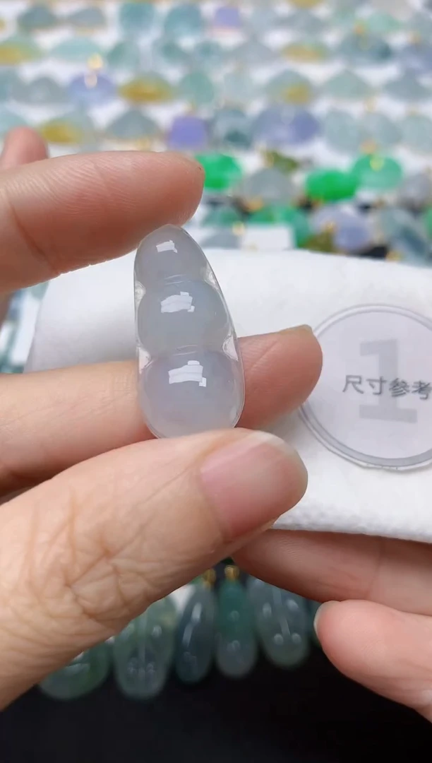 翡翠未镶嵌颈饰天然缅甸A货翡翠