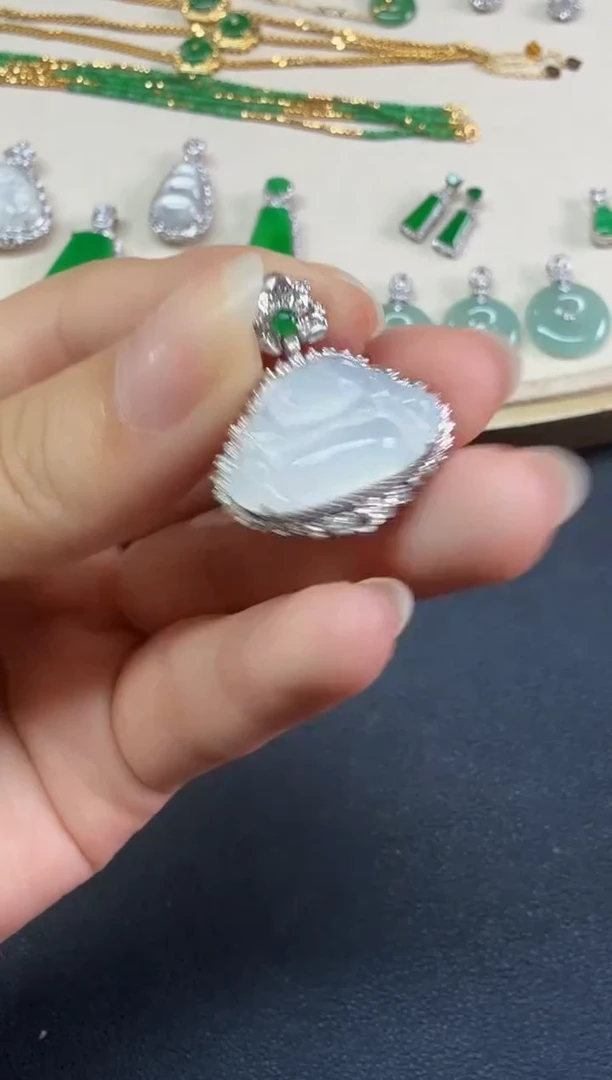 吊坠(不含链)18K金镶嵌翡翠吊坠(不含链)|2800