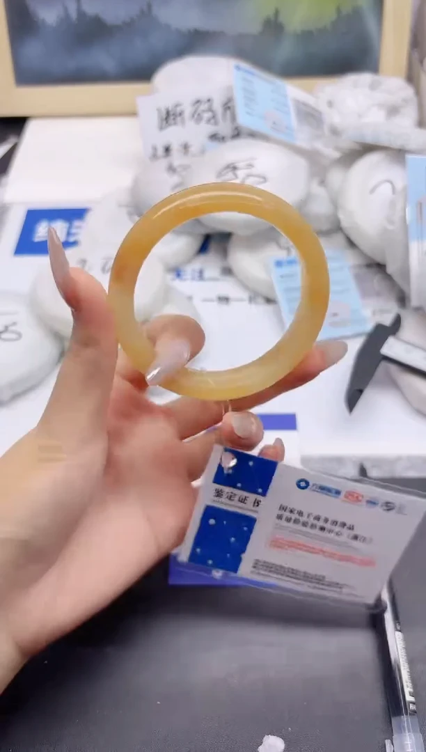 石英质玉手镯未镶嵌84-55.5