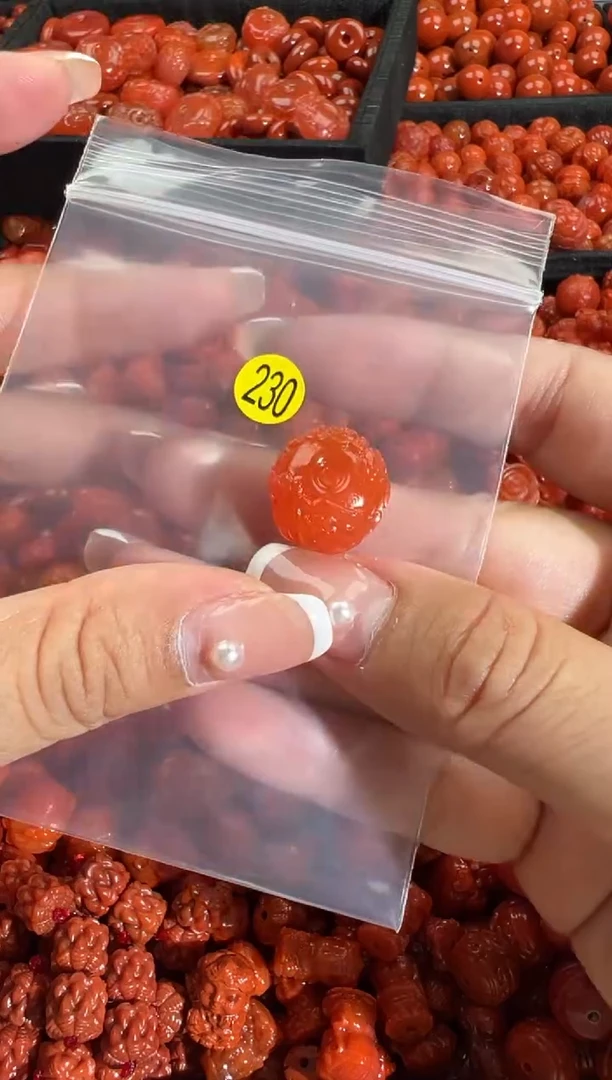 颈饰未镶嵌南红玛瑙1