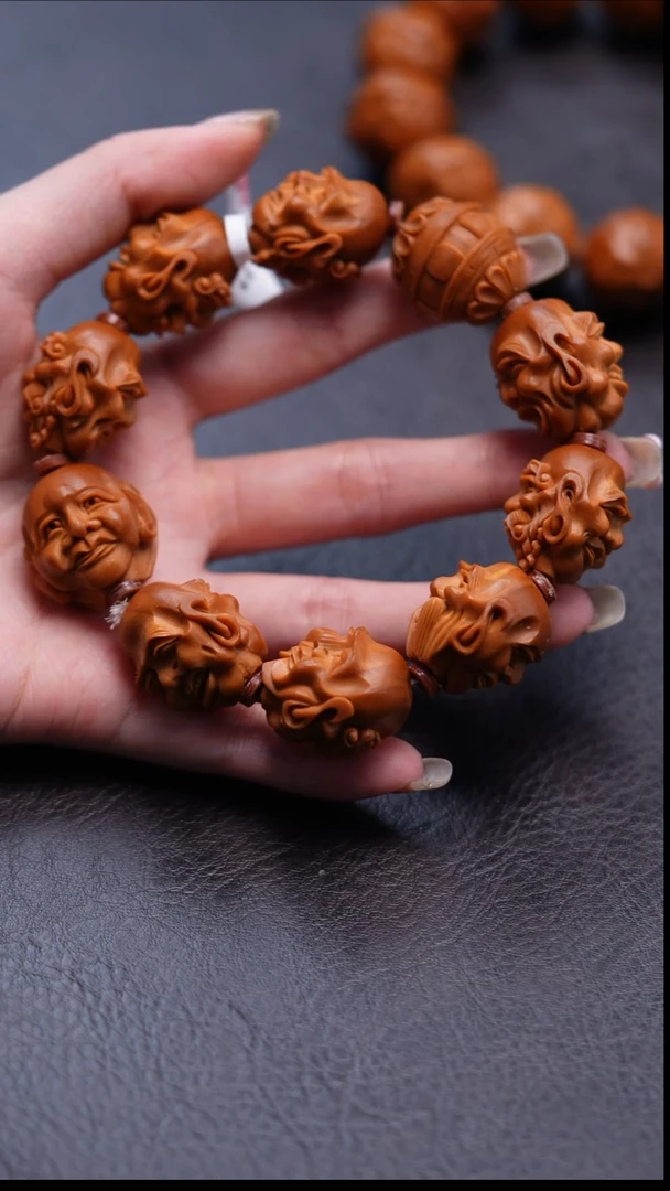 把件橄榄核须派罗汉