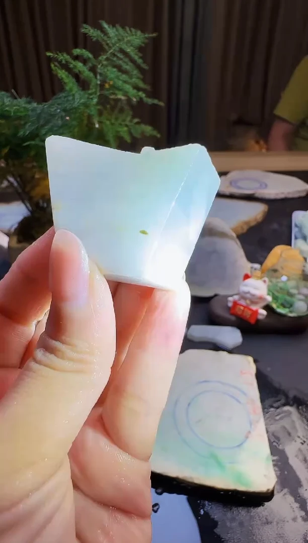 翡翠挂件未镶嵌076翡翠