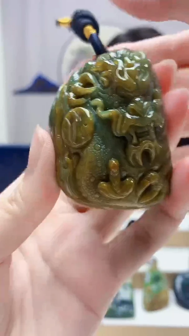 未镶嵌定制翡翠5060zm-毛货挂件13