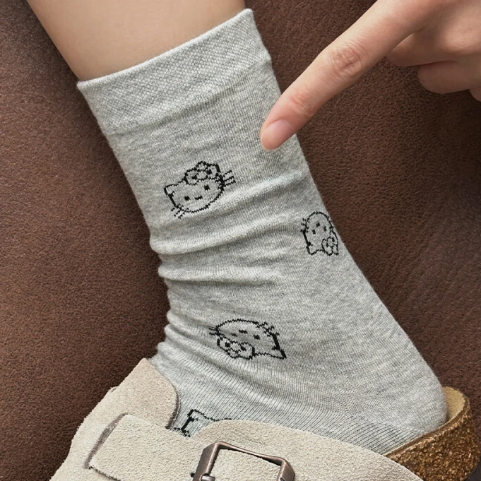 文伊娜hellokitty袜子女灰色中筒袜夏季搭配勃肯鞋可爱堆堆袜春秋