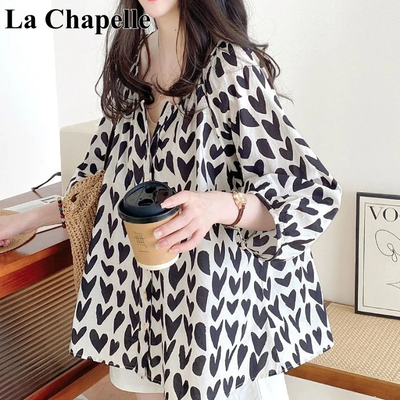 拉夏贝尔夏装新款休闲百搭风大码女装上衣通勤宽松v领灯笼袖爱心