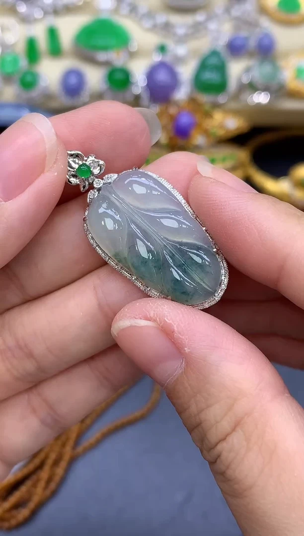 颈饰18K金镶嵌翡翠250-中国好珍宝