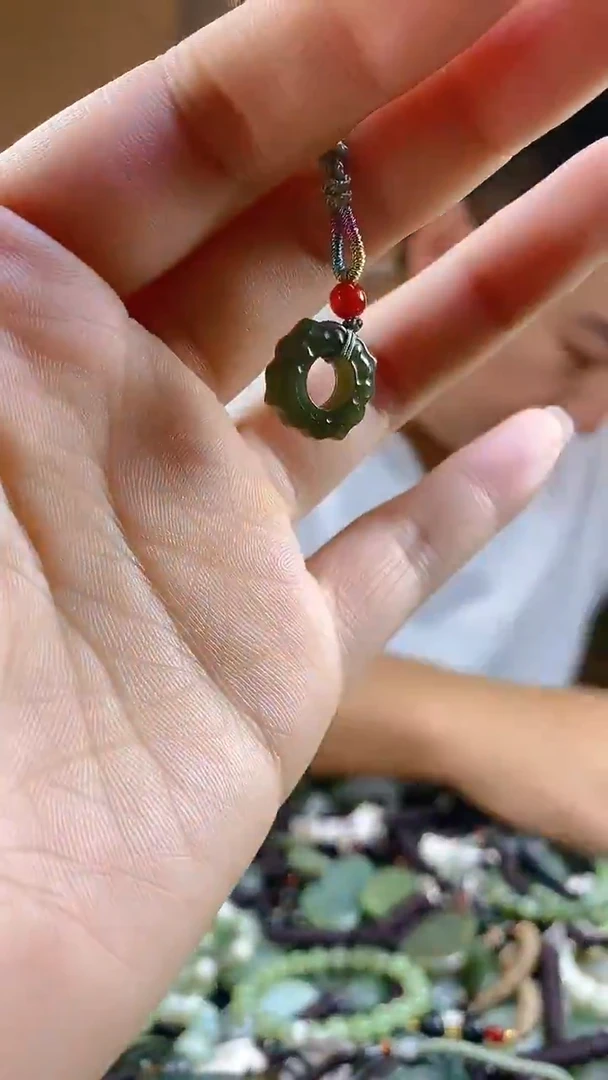 和田玉未镶嵌颈饰多样性发货，拍一发一