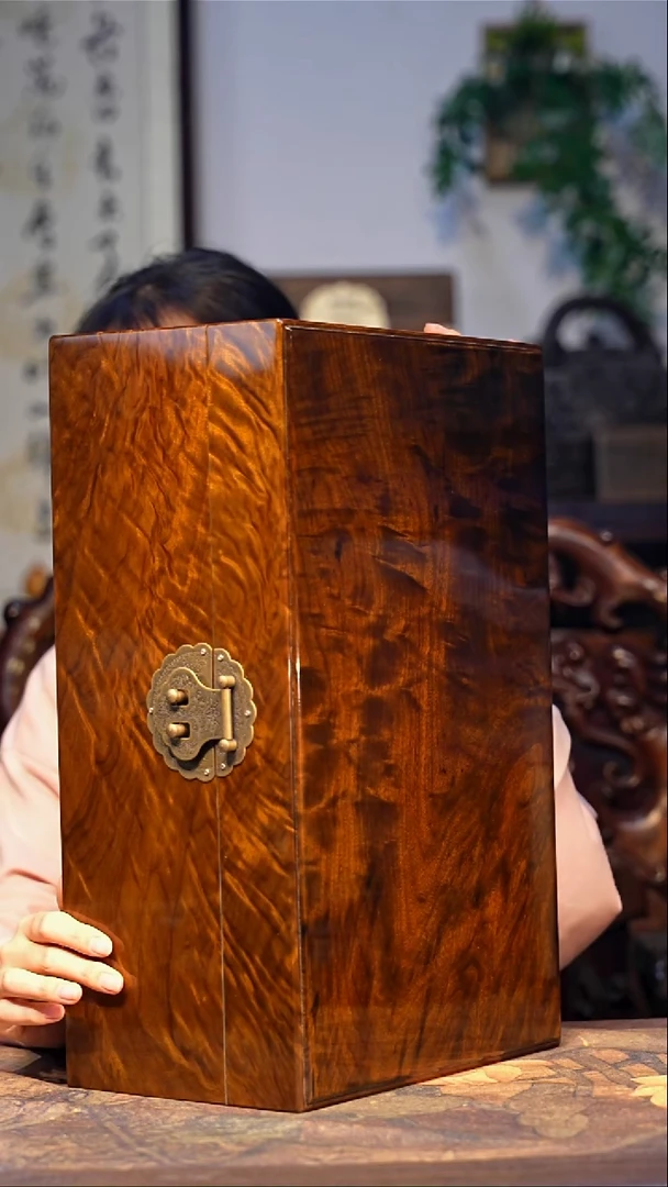 金丝楠【49】一木一器 大尺寸  衣帽箱  小叶桢楠精品花纹 45*28*18