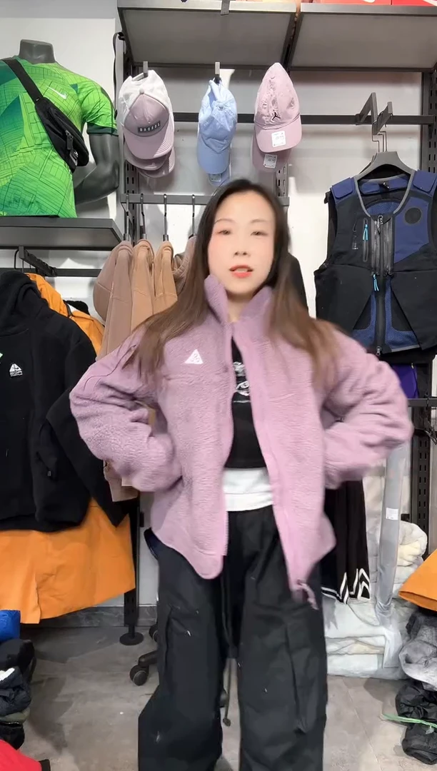 1484  编码 瑕疵款直播间过款为准 尺码  L