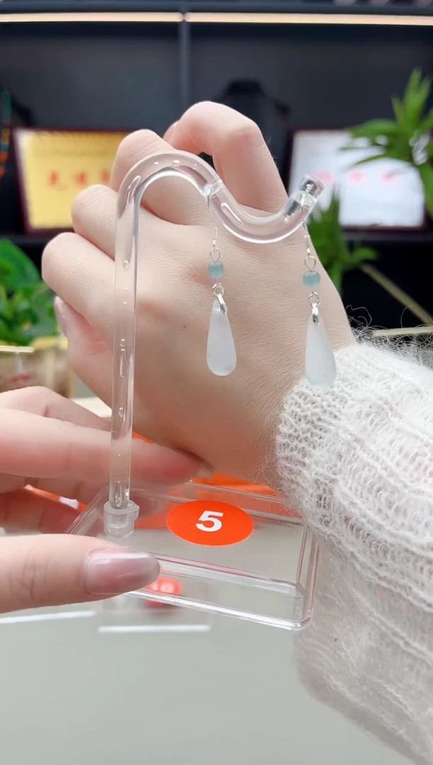 未镶嵌石英质玉（天山翠）耳饰S01