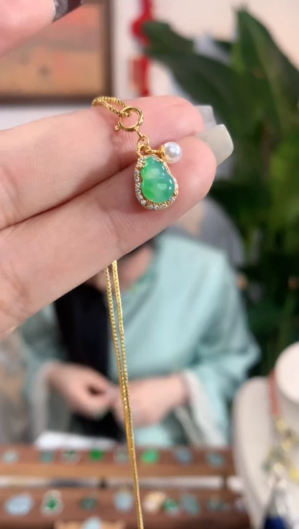 【闪购商品】翡翠颈饰银S925镶嵌葫芦