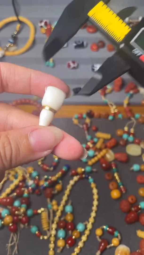 未镶嵌配饰石英质玉鹿三通单颗