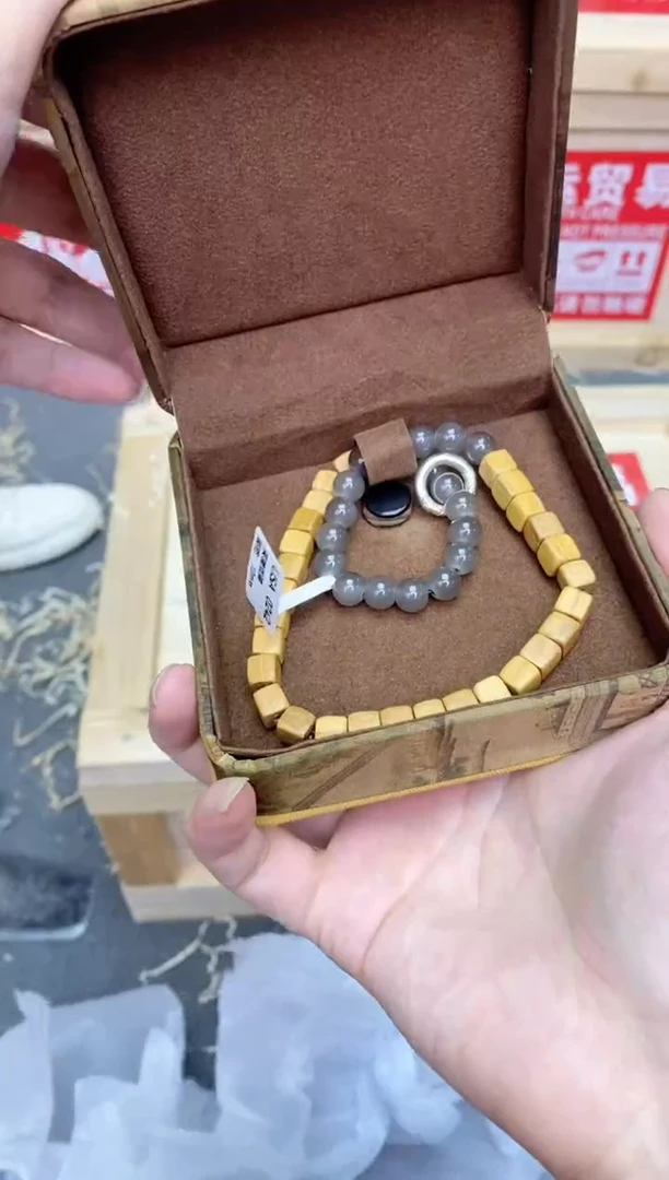 盛世精选闪购手串搭配无礼盒