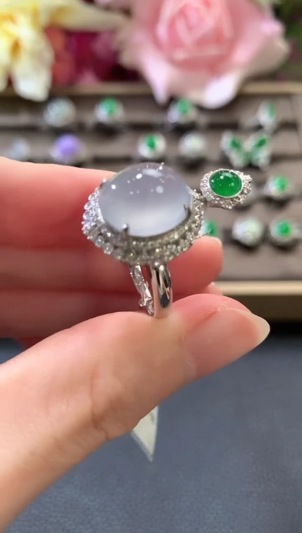 18K金镶嵌戒指翡翠a108