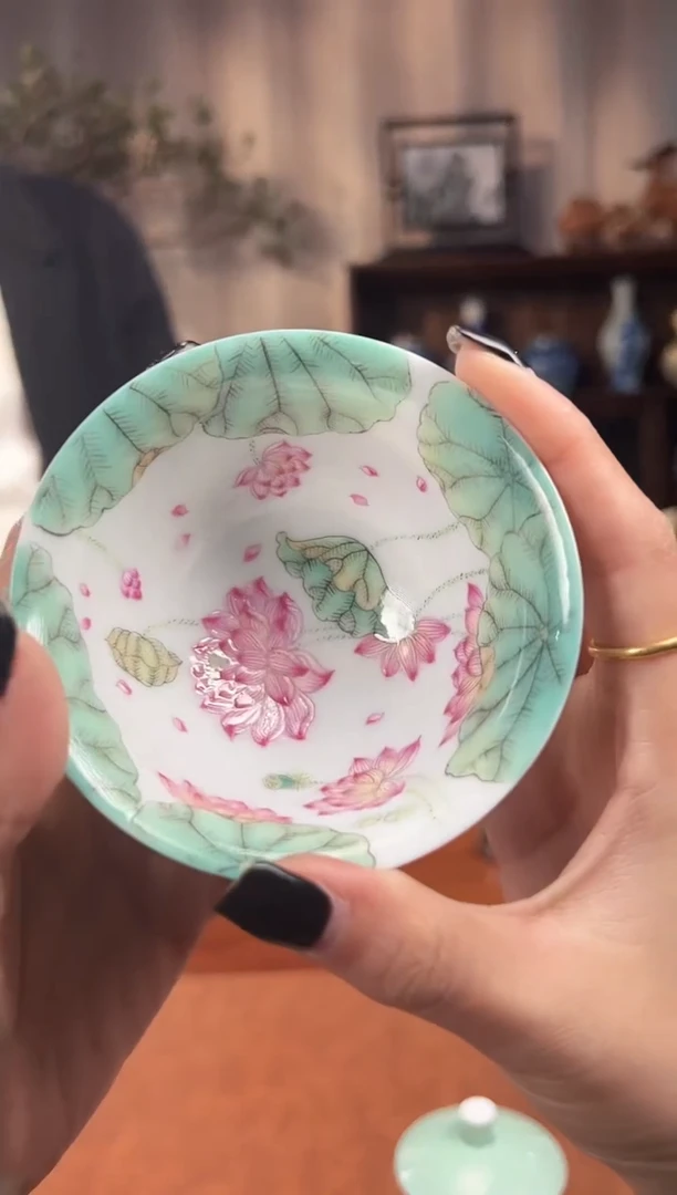 【闪购商品】其他景德镇单色釉内绘荷花二才盖碗    