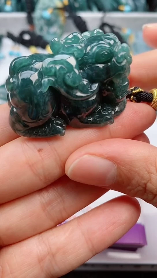 【闪购商品】翡翠颈饰未镶嵌