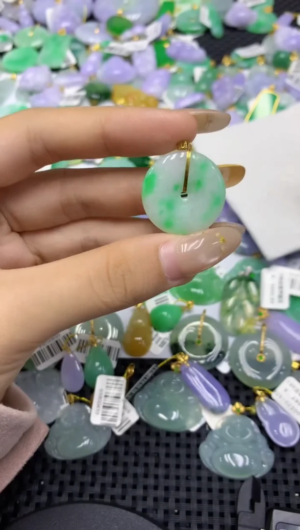 颈饰18K金镶嵌翡翠天然缅甸翡翠A货