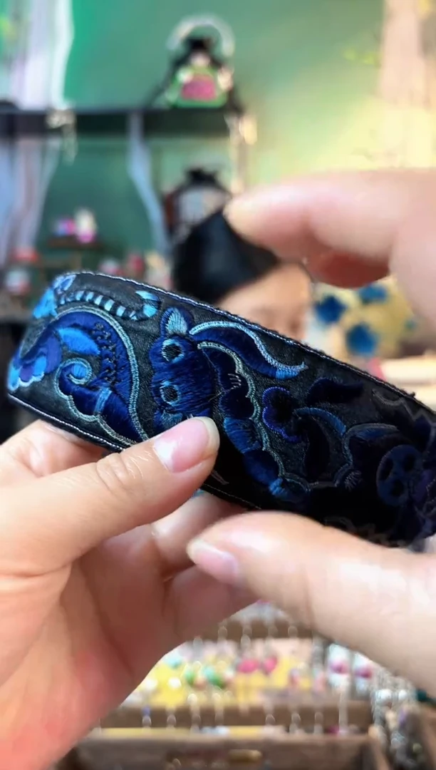 织绣彩云南阁非遗老绣512