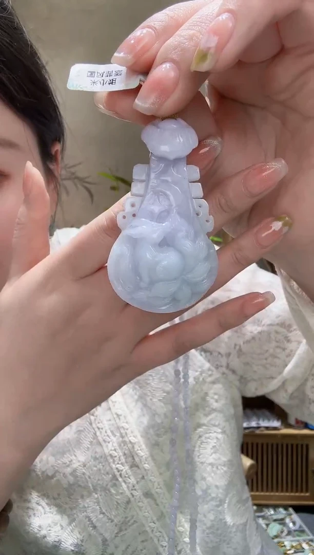 翡翠未镶嵌颈饰吊坠