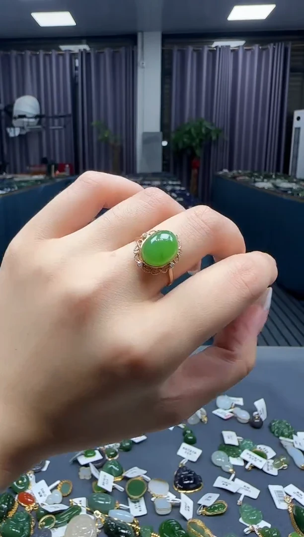 和田玉戒指18K金镶嵌1