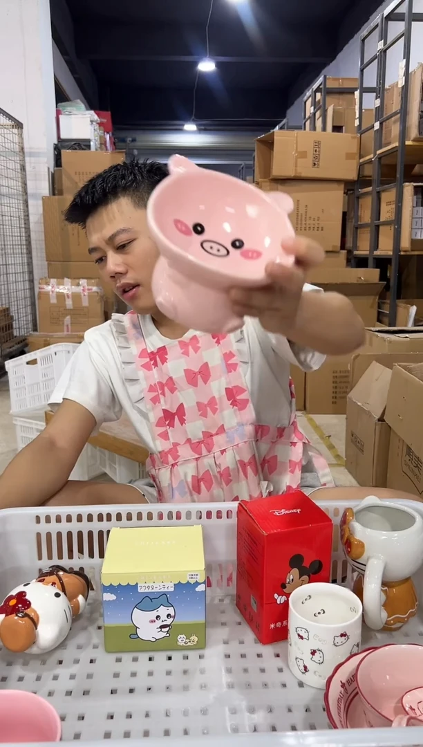 瓷片小猪猫碗