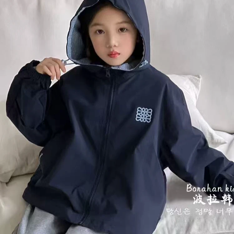 女童秋季纯色外套2025新款儿童洋气百搭冲锋衣女孩拉链夹克上衣潮