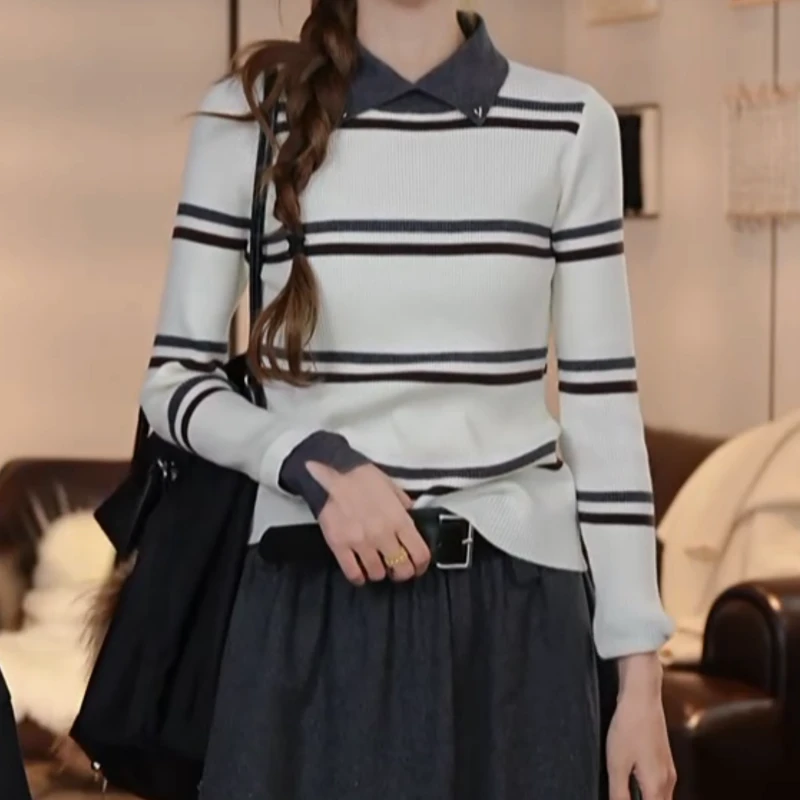 秋冬新款修身显瘦撞色翻领条纹针织上衣LK2508595