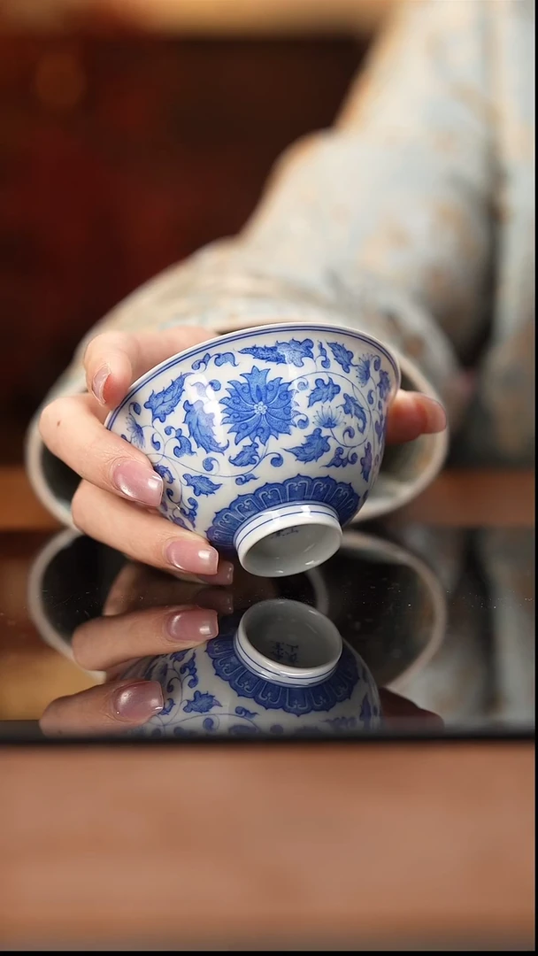 杯看山柴窑青花缠枝