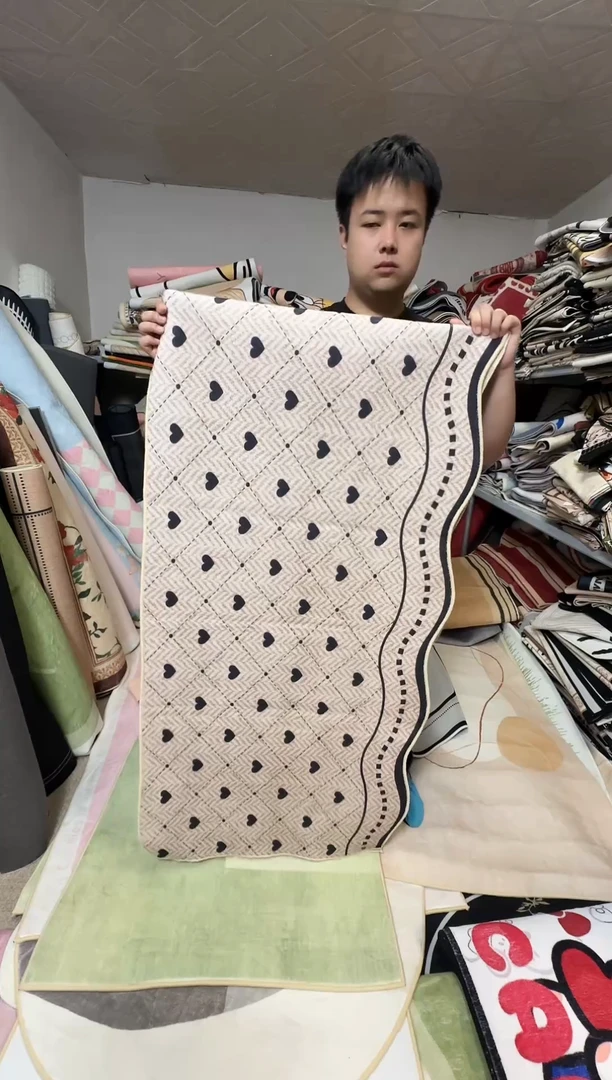 亚麻威****妮a009
