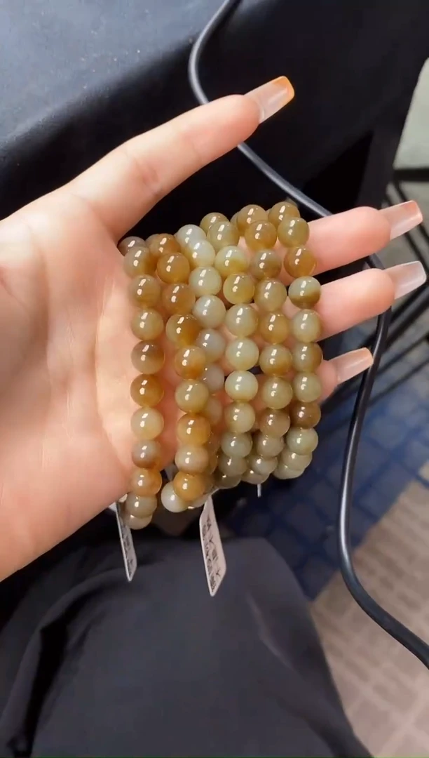 和田玉未镶嵌颈饰多样性发一