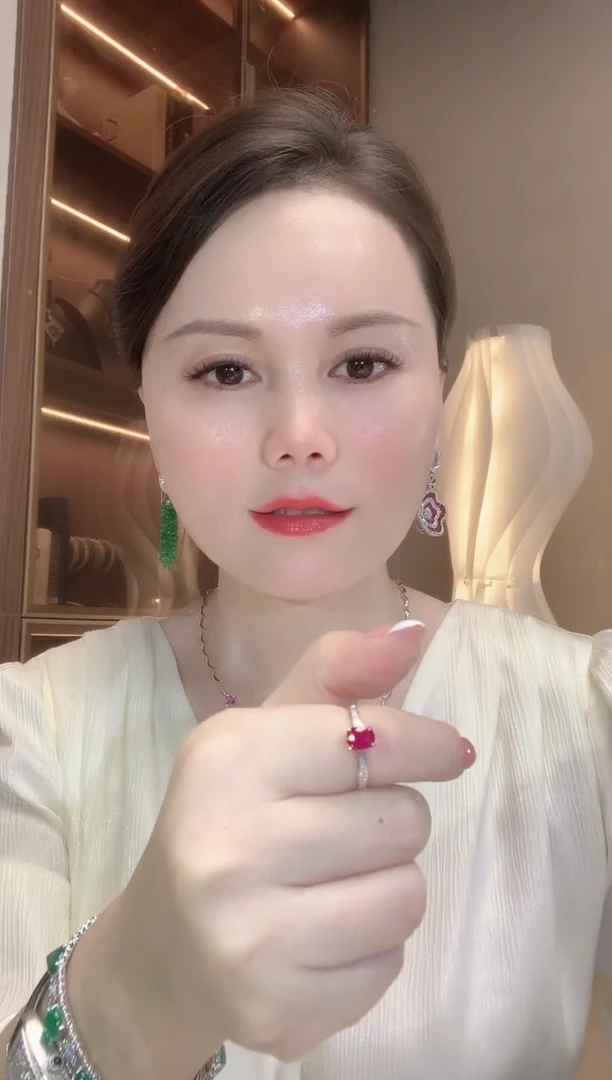 戒指18K金镶嵌红宝石A71