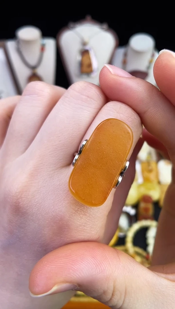 琥珀未镶嵌珠宝奇石柒月