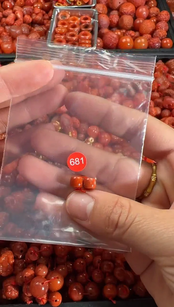 【闪购商品】南红玛瑙颈饰未镶嵌1