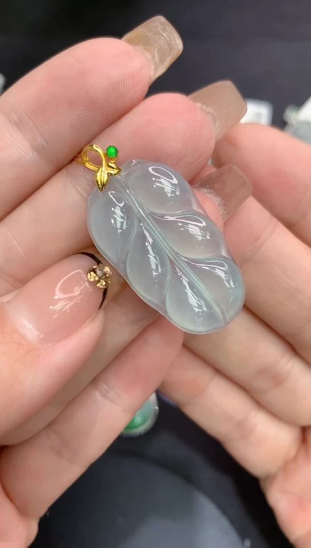 吊坠(不含链)18K金镶嵌翡翠111