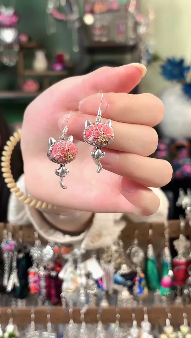 彩云南阁非遗老绣饰品616*