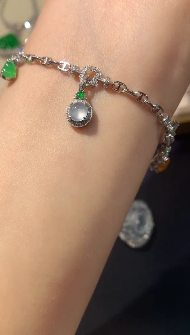 吊坠(不含链)18K金镶嵌翡翠Q160|多样性发其一|1500