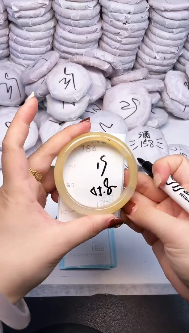 手镯玛瑙/玉髓未镶嵌184