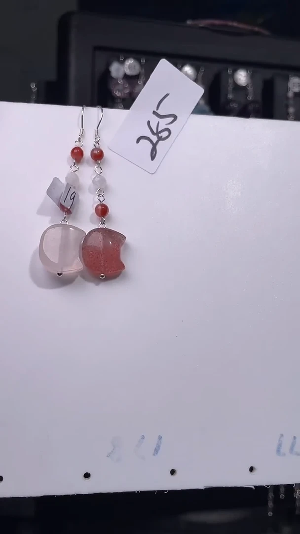 未镶嵌耳饰水晶喜欢拍