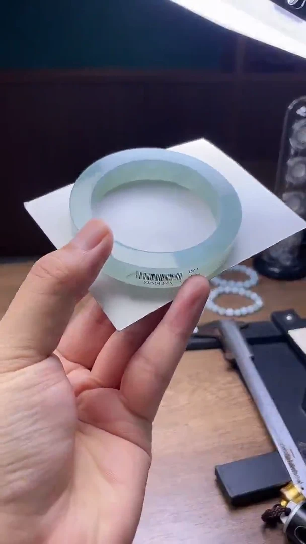 未镶嵌手镯定制翡翠清**水定制