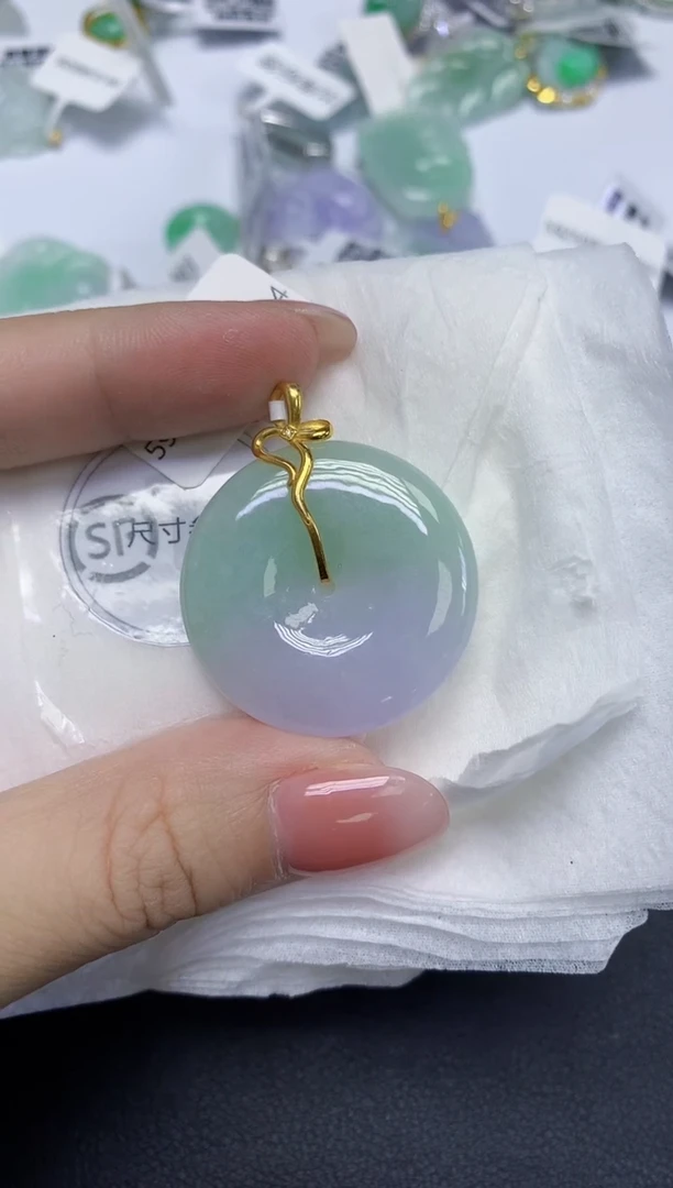 颈饰18K金镶嵌翡翠天然缅甸翡翠A货多样性发一件