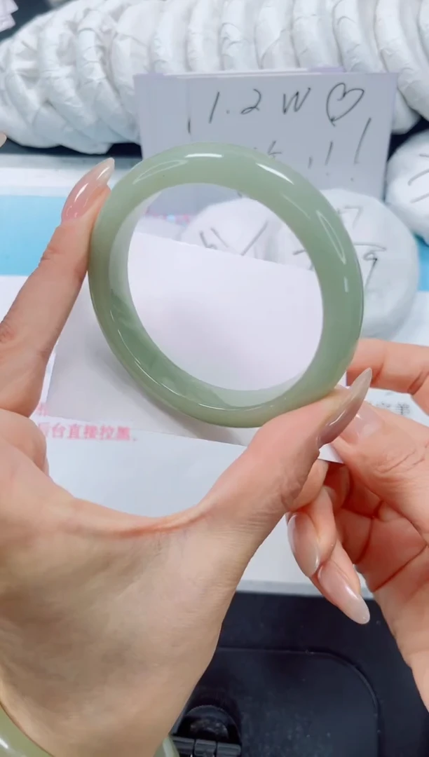 未镶嵌手镯石英质玉227-60.6