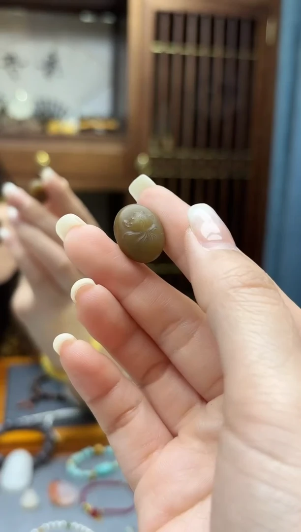 未镶嵌和田玉挂件和田玉圆牌雕花配饰HX