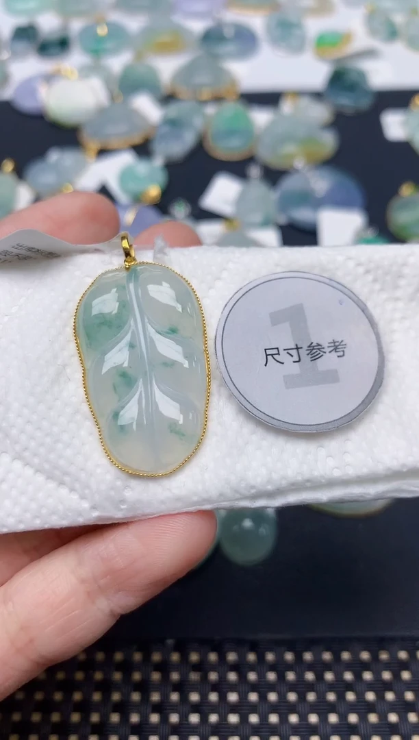 颈饰18K金镶嵌翡翠天然缅甸A货翡翠