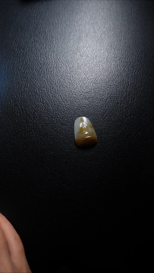 颈饰未镶嵌和田玉吊坠