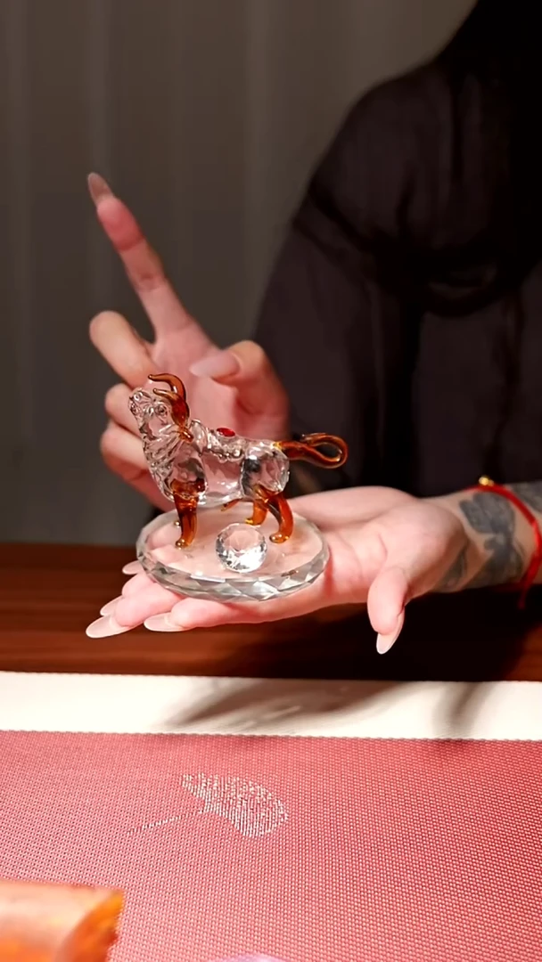 摆件琉璃拉丝棕底牛茶摆件