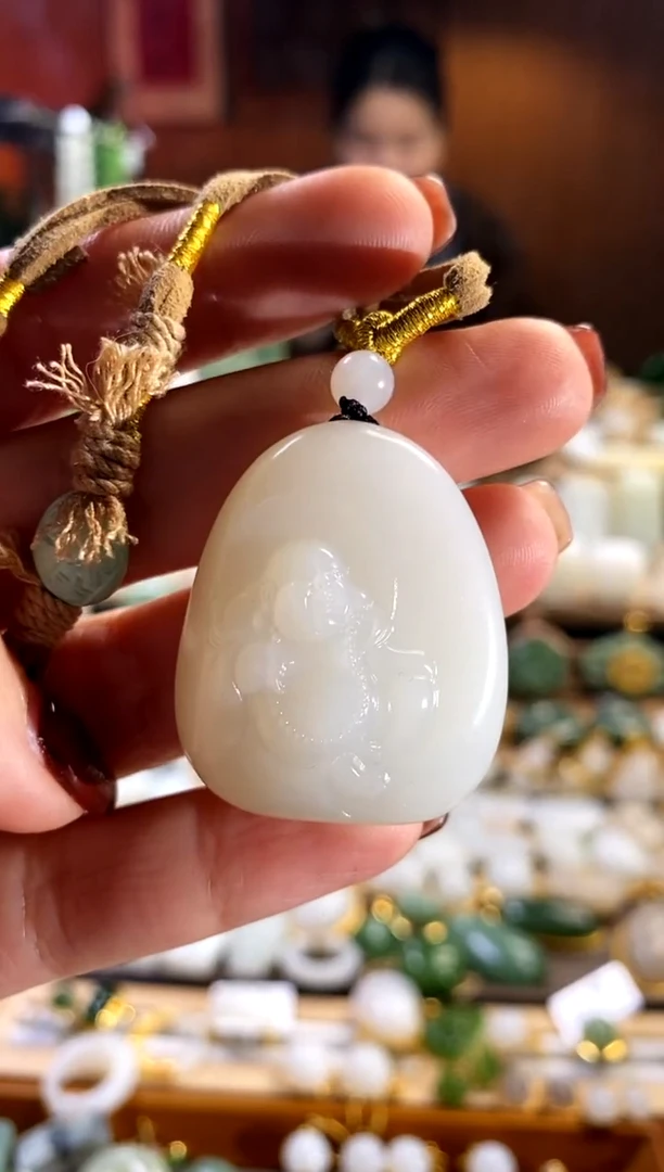 【闪购商品】和田玉吊坠未镶嵌。