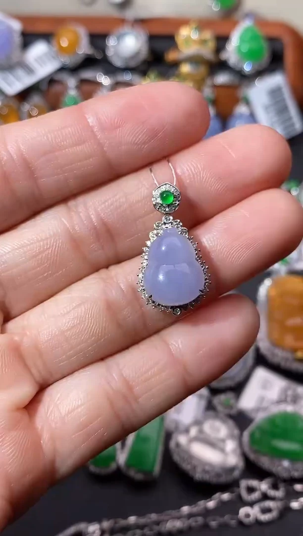 【闪购商品】翡翠吊坠(不含链)18K金镶嵌吊坠