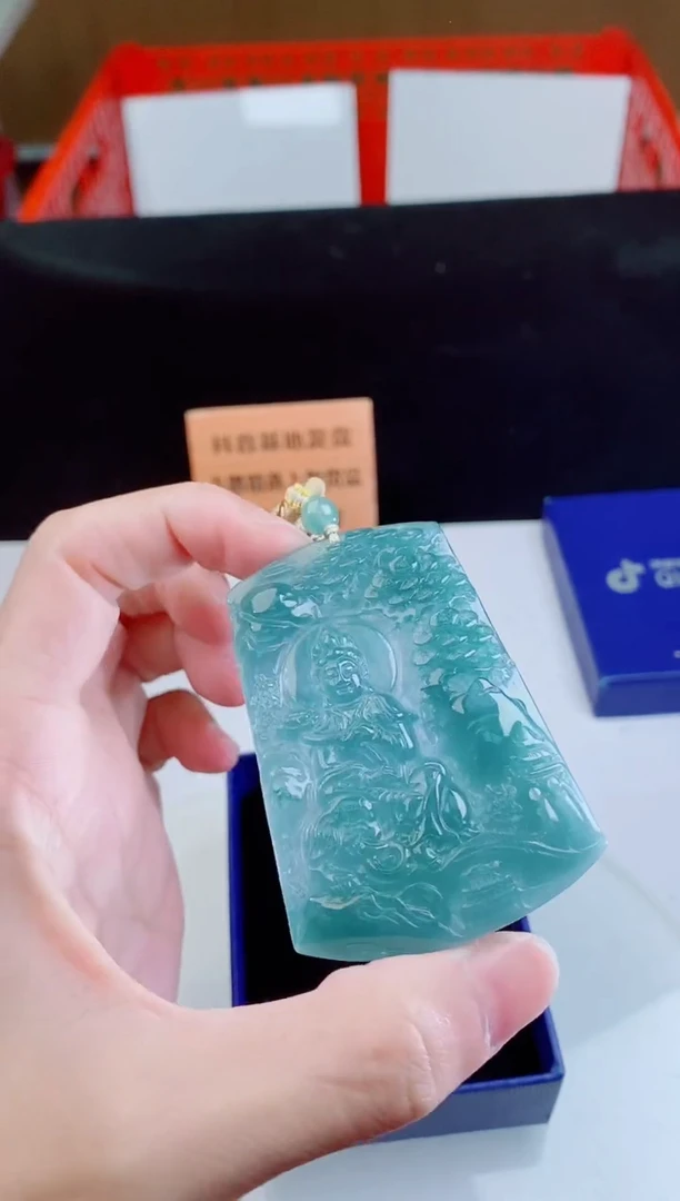 颈饰未镶嵌翡翠   ·