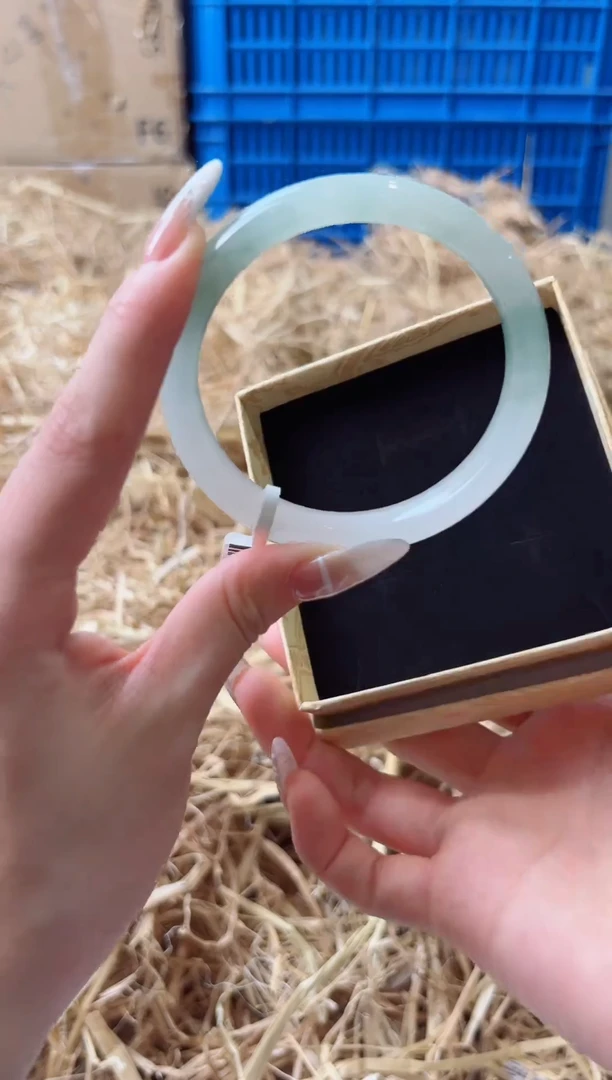 未镶嵌手镯石英质玉T-1464