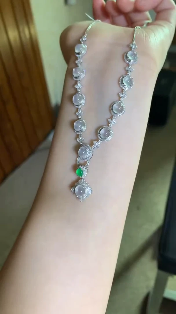 吊坠(不含链)18K金镶嵌翡翠套链